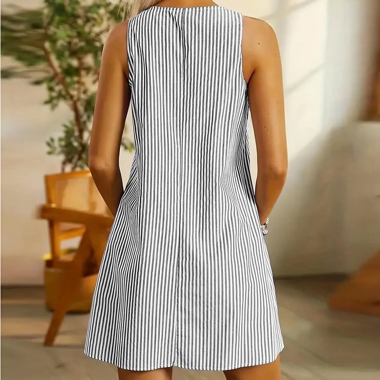 hlysgo Womens Going Out Dresses 2025 Casual Loose Fit Sleeveless Mini Dress Trendy Stripes Print Short Dress with Pockets