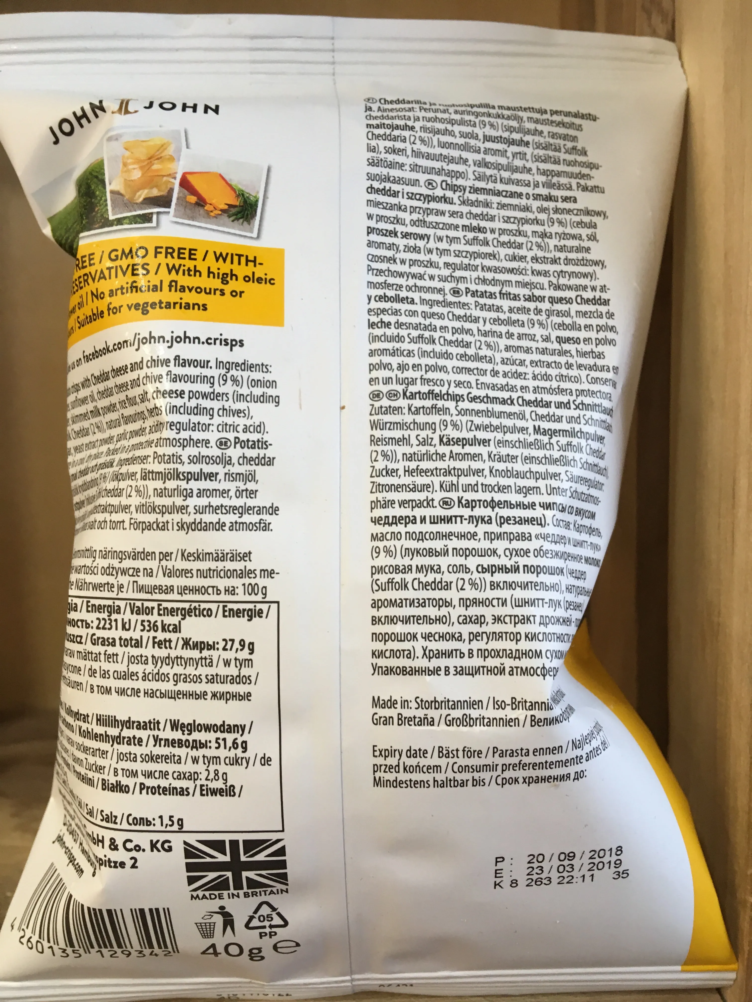 John John Suffolk Cheddar & Chives Crisps 40g